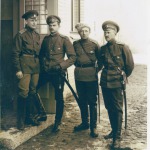 Zemgales latviešu strēlnieku bataljona virsnieki. Pirmais no kreisās Jānis Briedis