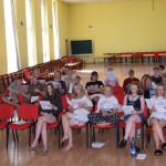 Eiropas Vasaras Skolas dalībnieki kora dziedāšanas nodarbībā