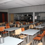 Ēdamzāle. Šī ir viena no retajām skolām Igaunijā, kur ēdienu gatavo uz vietas.