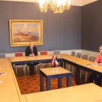 Kandavas novada pašvaldība diskusijā ar Saku pašvaldības priekšsēdētāju Tanel Ots un vienu no Igaunijas deputātiem.