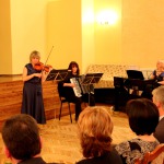 Instrumentālais trio
“Noskaņa” no Tukuma. No kreisās: Dace Šplīte – Lisova (vijole), Daiga Akmane-Morica-Okmane (akordeons) un Ināra Vičmane (klavieres).